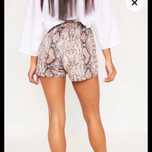 snakeskin ruched tie waist short